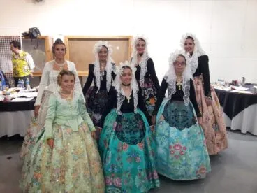 Las Falleras Mayores de Dénia con las representantes de la fiesta de Elda 01