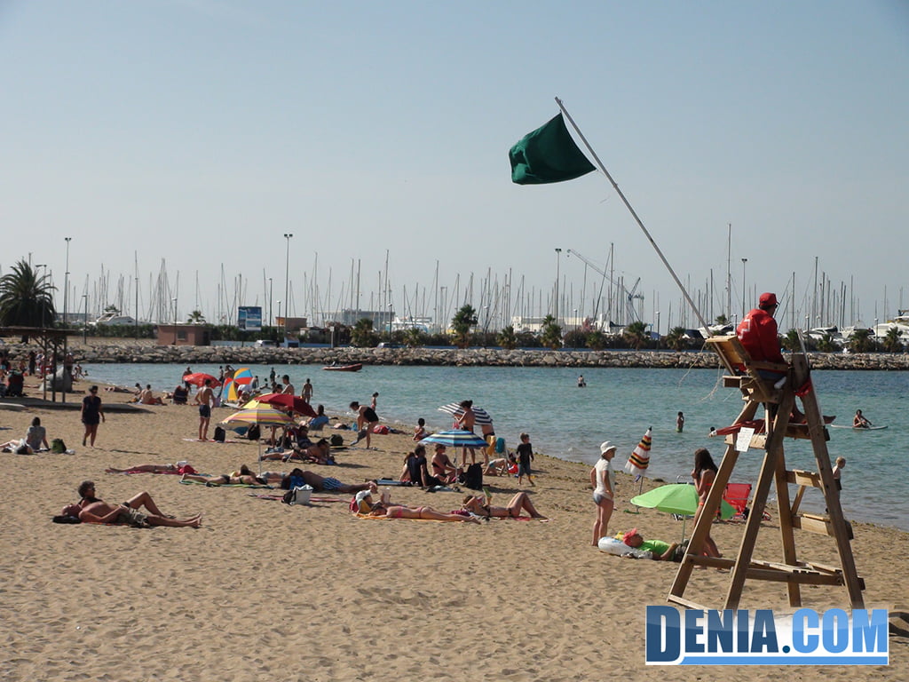 Playa de la Marineta Cassiana, Dénia mes de julio, verano 2013, servicio de socorrista