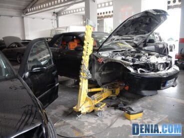 Talleres Salvá, taller mecánico, chapa y especializado en pintura para coches Dénia