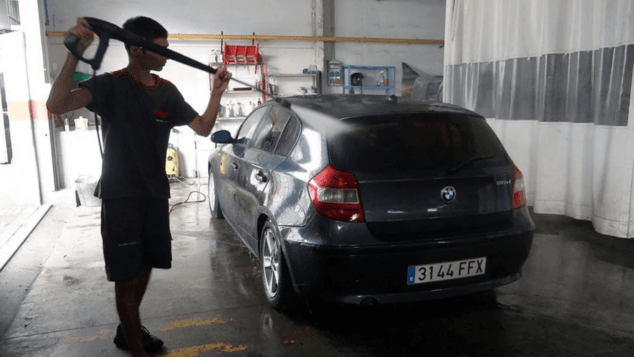 Talleres Salvá 3 lavado integral del exterior del coche