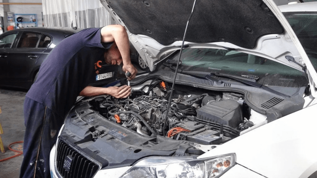 Repara tu coche en Talleres Salvá