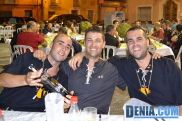 Festeros de la Filà Deniers en la capitanía cristiana