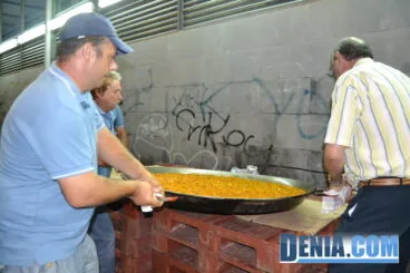 Fideuà para el encuentro de asociaciones de Dénia