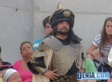 Batalla de moros y cristianos en Dénia – Sergi Sales embajador moro