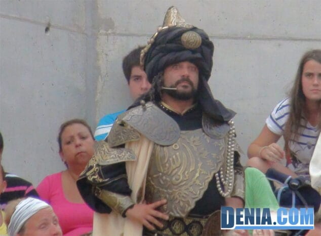 06 Batalla de moros y cristianos en Dénia Sergi Sales embajador moro