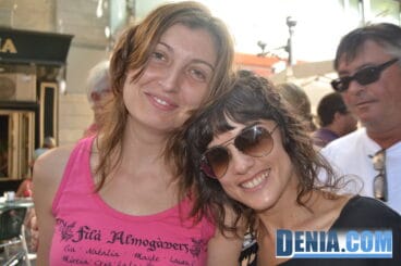 Festeras de la Filà Almogàvers en el concurso de paellas de Sant Roc