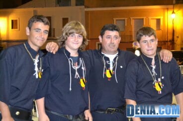 Festeros de la Filà Deniers en la recepción cristiana