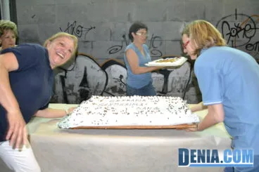 Tarta de la Cofradia de la santíssima Sang en la cena de asociaciones de Dénia