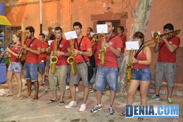 13 la Charanga Tocat un ou en la recepción cristiana de Dénia