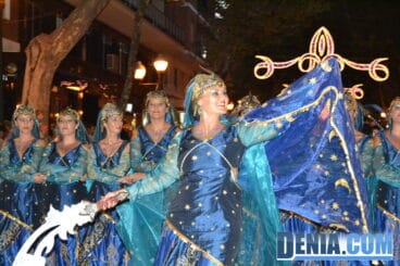 15 Boato de la capitanía mora 2013 Guardia Real de la abanderada
