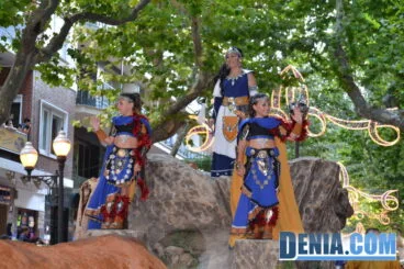Boato de la capitanía cristiana de Dénia 2013 – Abanderada Ana Adela Pastor