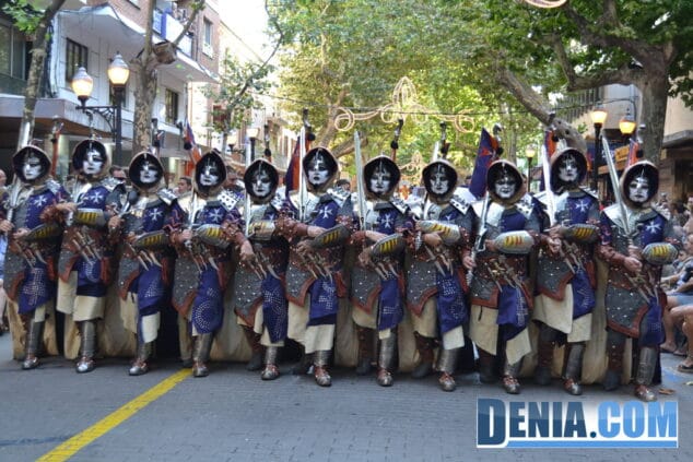 17 Desfile de gala de Moros y Cristianos Dénia 2013 Filà Creuats