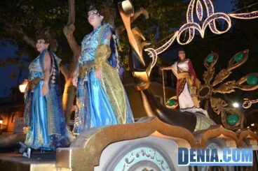 Boato de la capitanía mora 2013 – Carroza de la abanderada mora