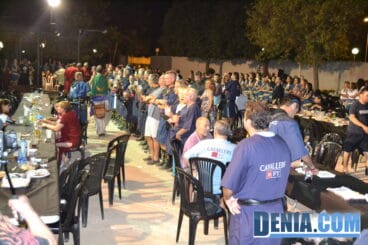 Cena de acampada