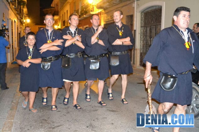 20 Filà Deniers durante la entraeta