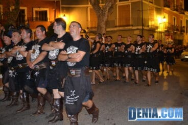 Bando cristiano durante la entraeta de la recepción cristiana