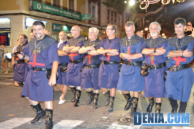 Desfile de retreta Moros y Cristianos Dénia - Filà Cavallers