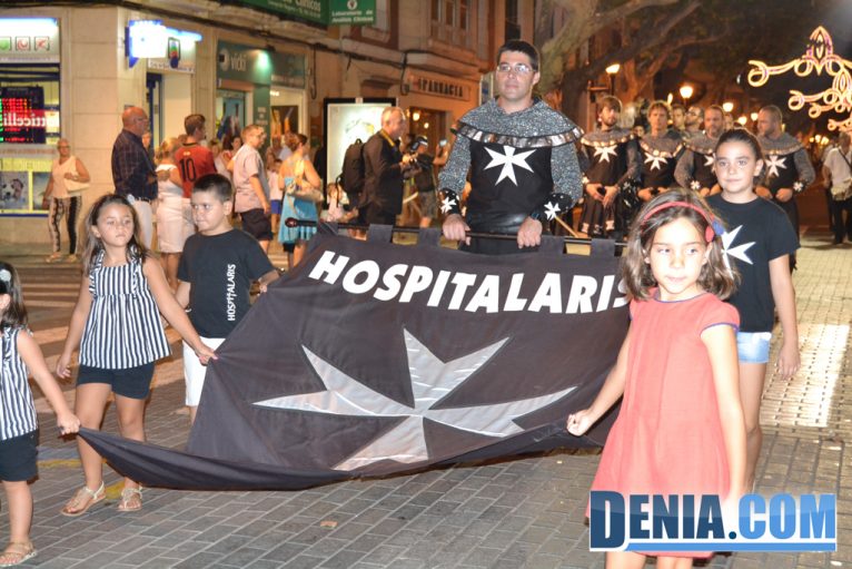Desfile de retreta Moros y Cristianos Dénia - Filà Guerrers Hospitalaris