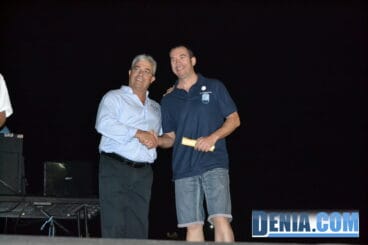 Entrega de pergaminos en la cena de asociaciones de la Mare de Déu