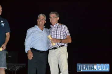 Entrega de pergaminos en la cena de asociaciones de la Mare de Déu