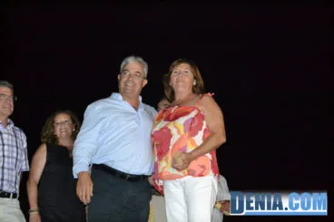 Entrega de pergaminos en la cena de asociaciones de la Mare de Déu