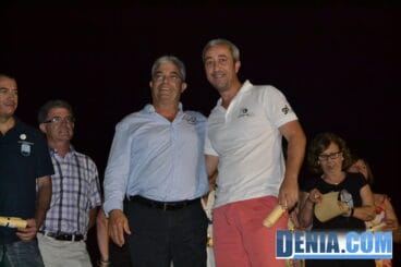 Entrega de pergaminos en la cena de asociaciones de la Mare de Déu
