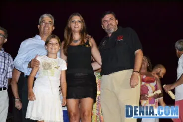 Entrega de pergaminos en la cena de asociaciones de la Mare de Déu