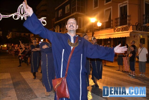 50 Filà Berebers Tuaregs en la entraeta festera de la recepción cristiana de Dënia