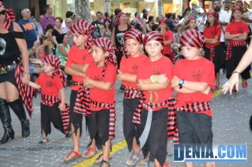 Desfile infantil Moros y Cristianos Dénia – Filà Piratas Berberiscas