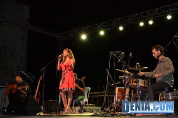 Actuación de María Salgado en Dénia