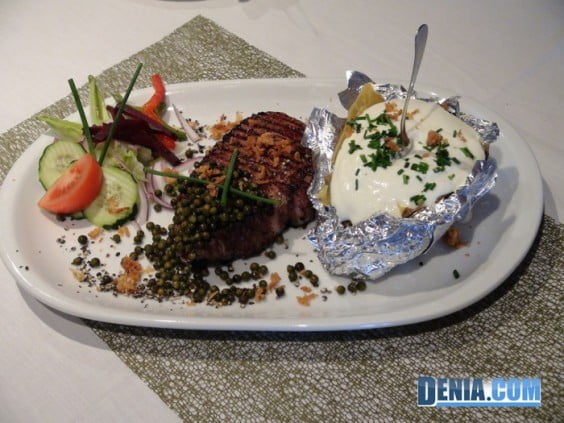 Almstübchen, restaurante especialidad bávara en Dénia, cena barbacoa buffet libre.