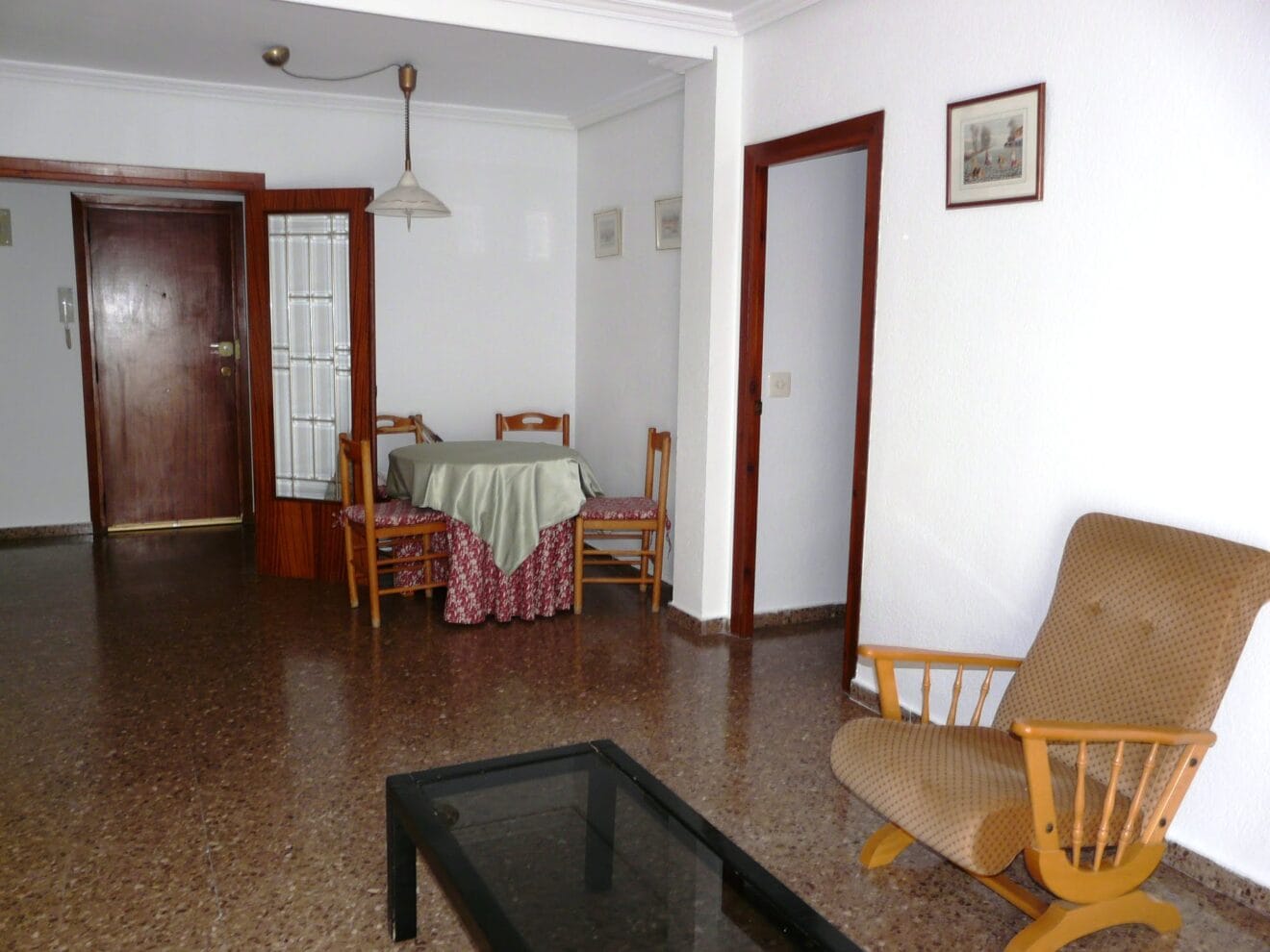 Euroholding, oferta inmobiliaria, piso en centro ciudad Dénia, alquiler 400 euros al mes