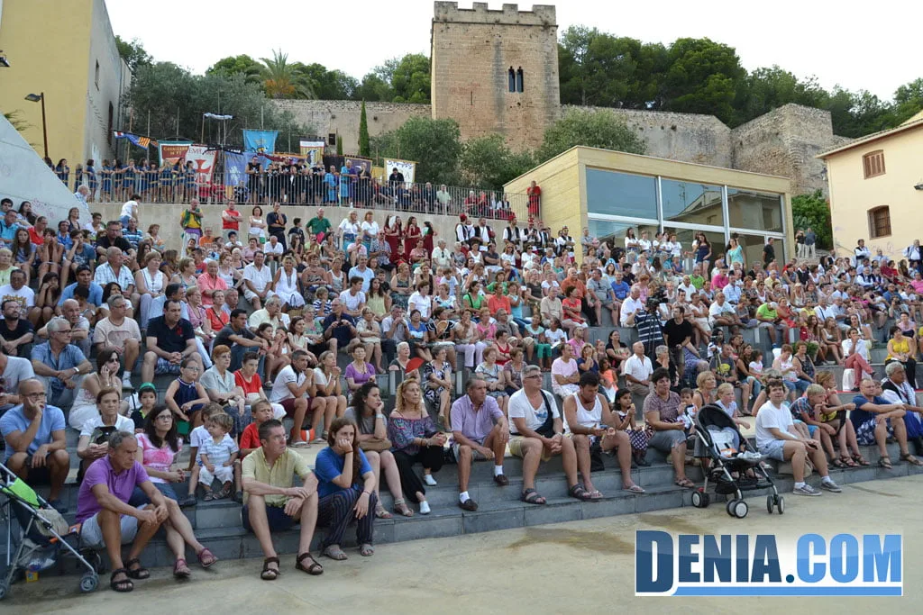 Pregón de Moros y Cristianos Dénia 2013 07 - Público asistente