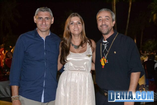 Pregón de Moros y Cristianos Dénia 2013 60 Cena de gala Sara Femenía y Jaume Bertomeu con Josele Maldonado