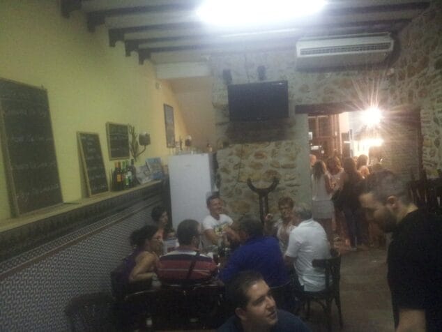 Taverna Els Cosins celebra su primer aniversario ofreciendo bebidas a 2x1 y chupitos a 1 euro IV