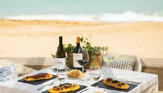 Hotel Los Ángeles 9 comida frente al mar