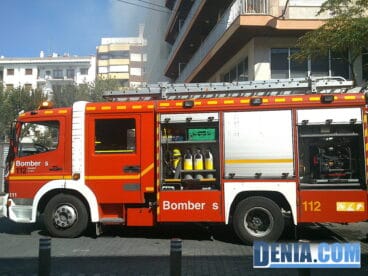 Camión de bomberos en el incendio de un transformador en Dénia