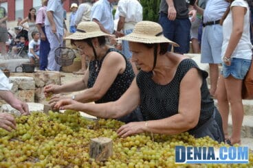 08 Mujeres escaldando pansa en Jesús Pobre