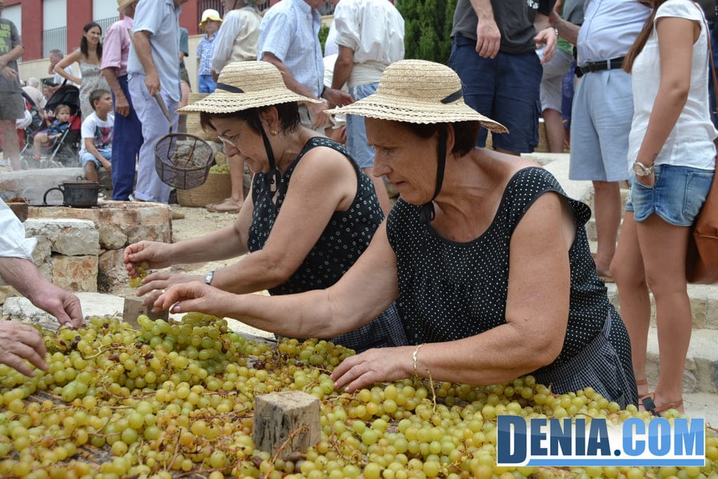 Mujeres escaldando pansa en Jesús Pobre