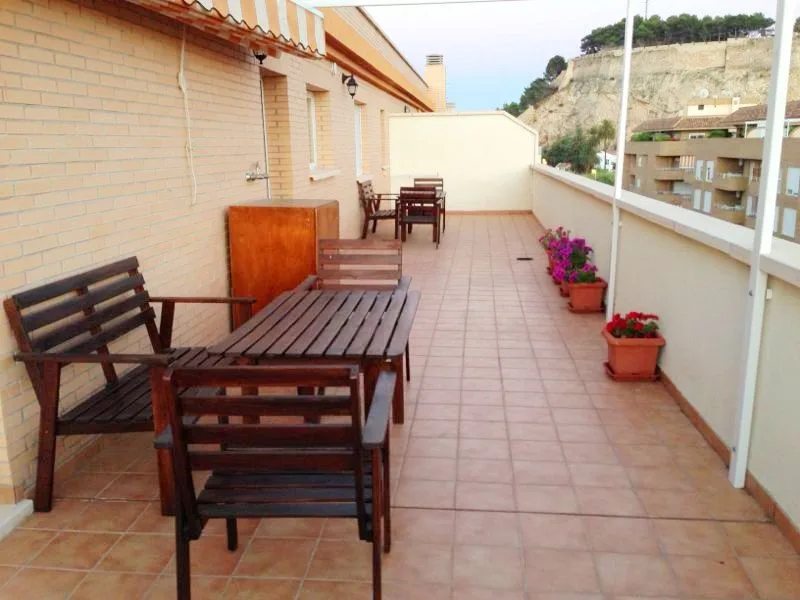 Alquiler anual de ático en Las Marinas por 500 €/mes 1 Alquiler de un ático en Les Marines