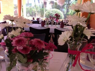 Amplia terraza con capacidad para 150 personas en Restaurante Club de Tenis