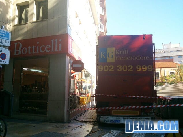 Grupo electrógeno en la calle lEstació de Dénia