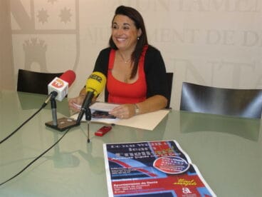 Isabel Gallego presenta un curso de inlés avanzado para jóvenes dianenses