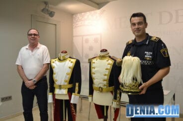 Javier Ygarza y José Martínez con los uniformes de gala de Policía Local