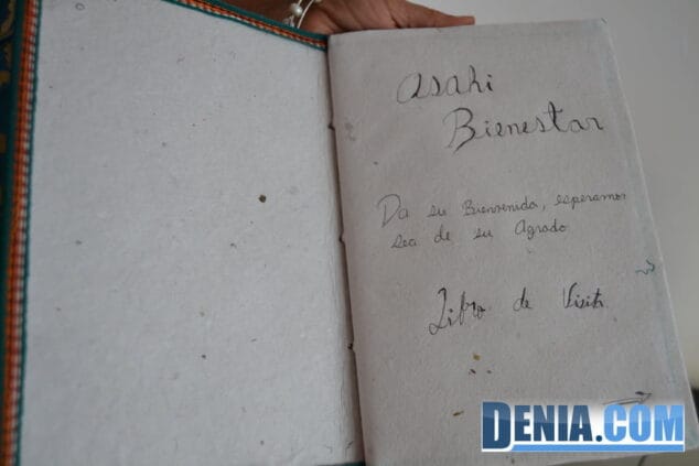 Libro de visitas del centro de masajes Asahi Bienestar