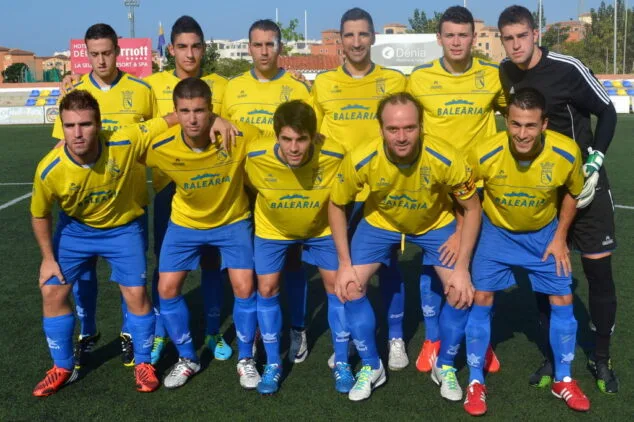 El derbi de la comarca se lo llevó el CD. Dénia al ganar al CD. Jávea por 2 a 1 2 Once Dénia Jávea