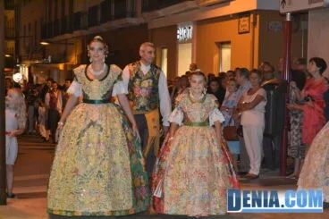 Presentación de las Falleras Mayores de Dénia 2014 – Llegada de Sara y Paloma