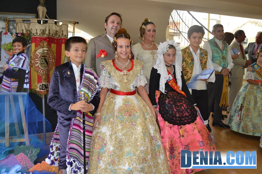 Presentación infantil de Baix la Mar 2014 - Con los cargos de a Foguera Carrer Sant Vicent