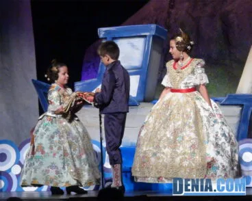 Presentación infantil de Baix la Mar 2014 – Carla Cabrera y Oscar Comes