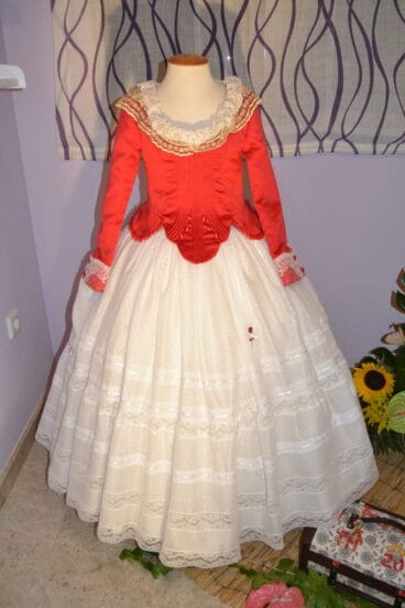 Visita de trajes a las FFMM de Dénia – Corpiño de Paloma